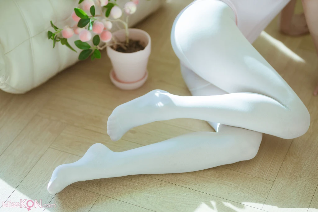 Coser@三無人型: 白丝桃子 (60 photos) – Page 6