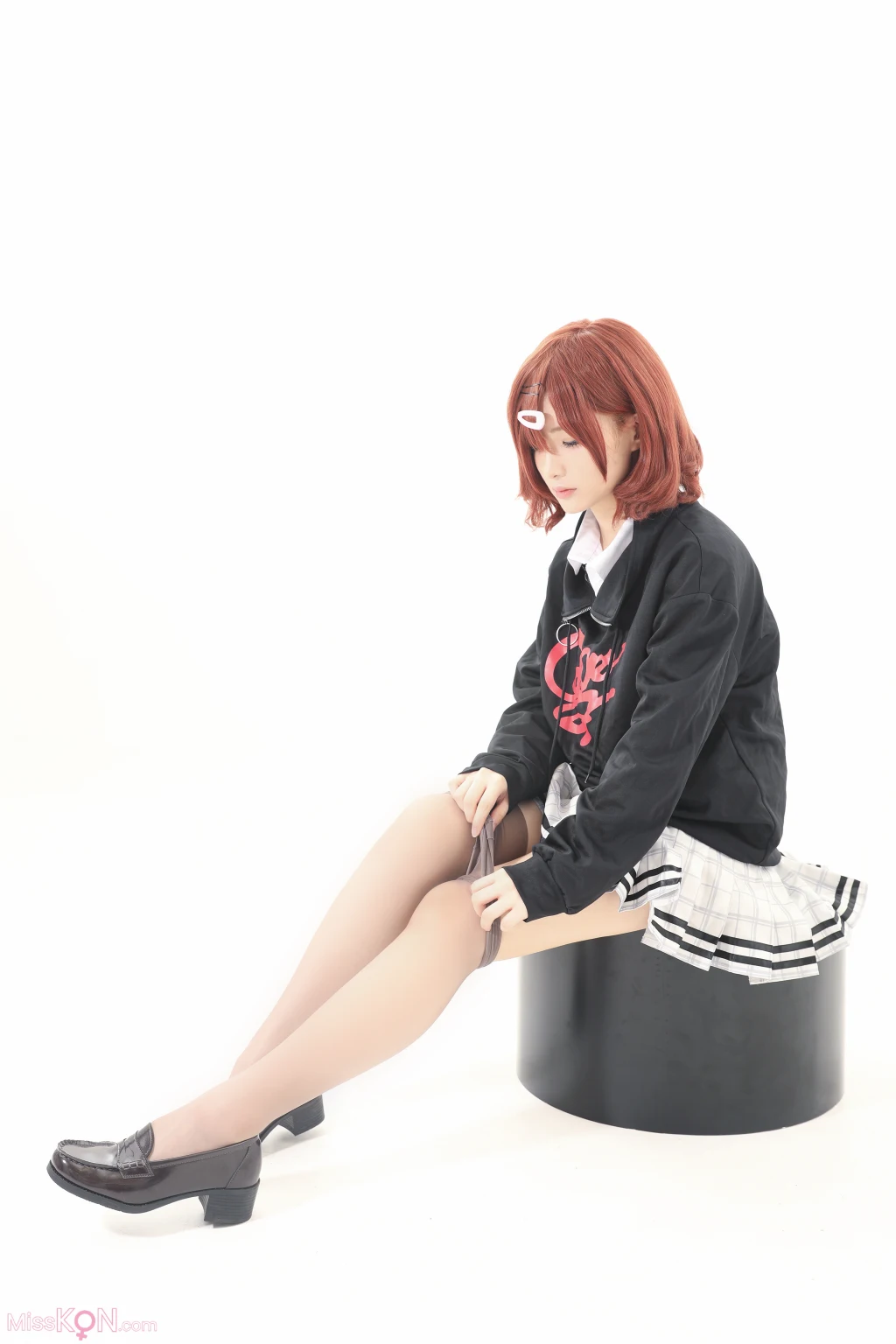Coser@幼愛Youmeko: 樋口円香灰丝 (25 photos)
