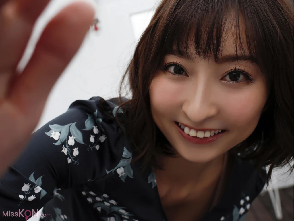 [JP] Saki Ogata (緒方咲): 股下85センチの誘惑 (45 photos)