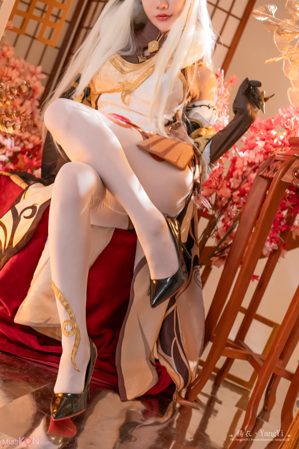 Coser@楊衣Yangyi: 凝光 (58 photos)