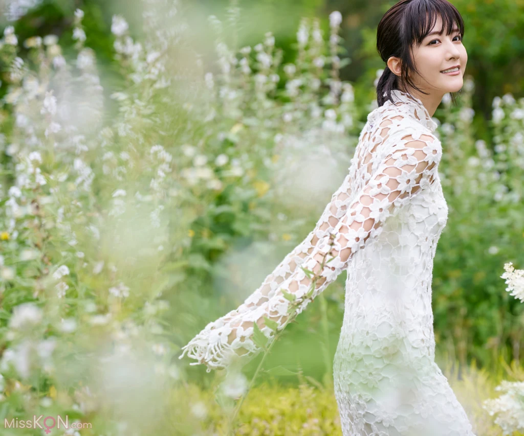 [JP] Mizuho Habu (土生瑞穂): 写真集「New World」 (週プレ PHOTO BOOK) (94 photos)