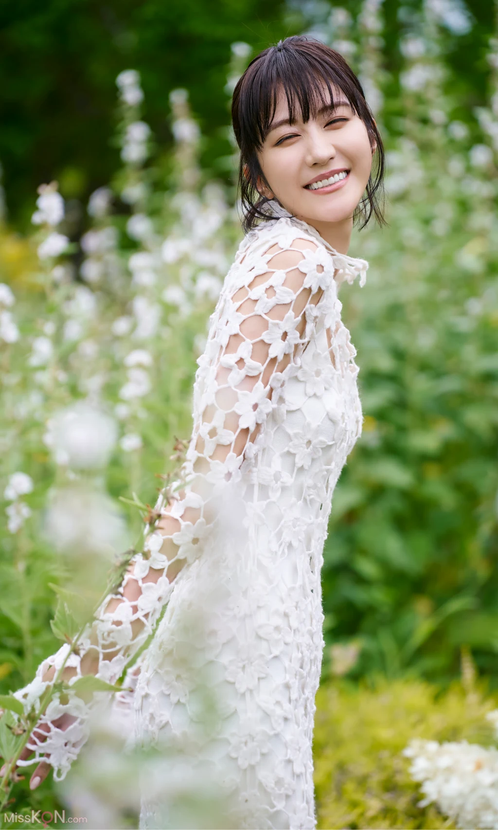 [JP] Mizuho Habu (土生瑞穂): 写真集「New World」 (週プレ PHOTO BOOK) (94 photos)