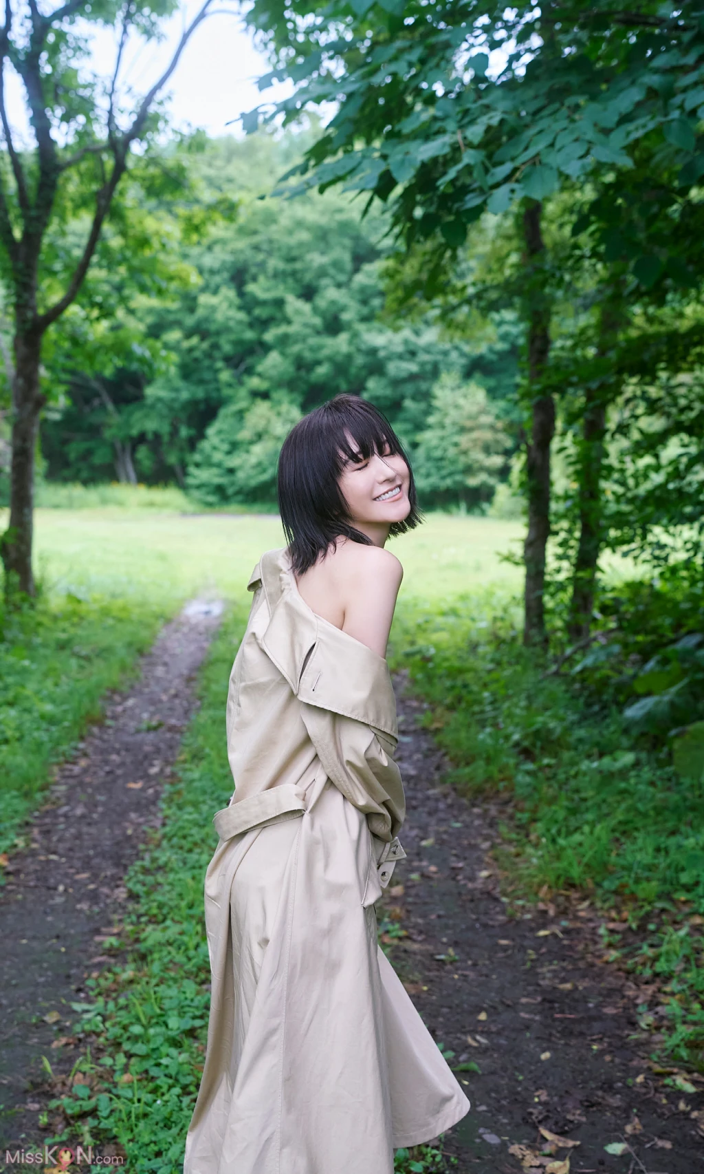 [JP] Mizuho Habu (土生瑞穂): 写真集「New World」 (週プレ PHOTO BOOK) (94 photos) – Page 4