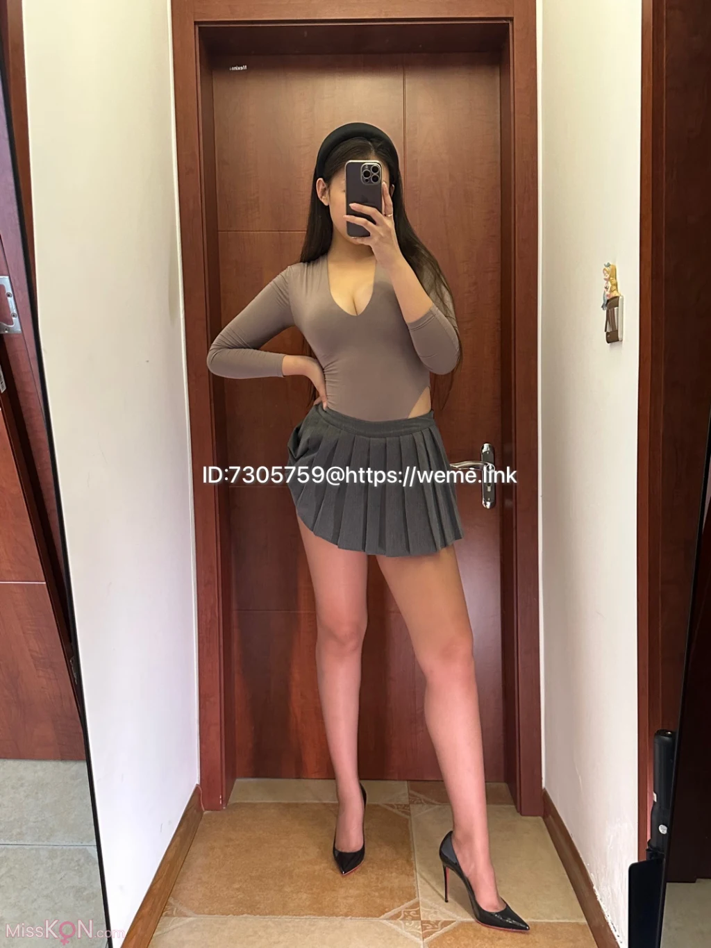 美邵女Baby: 棕色丝袜 (60 photos) – Page 3