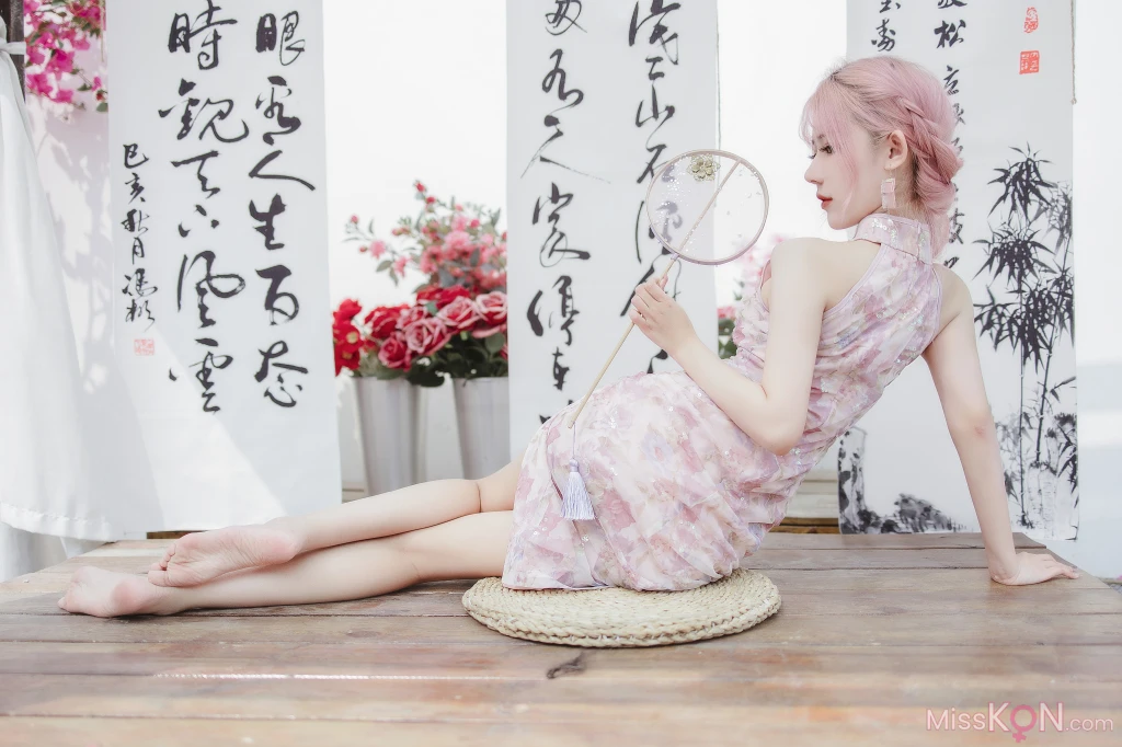 Coser@仙女月: 粉色旗袍 (20 photos)