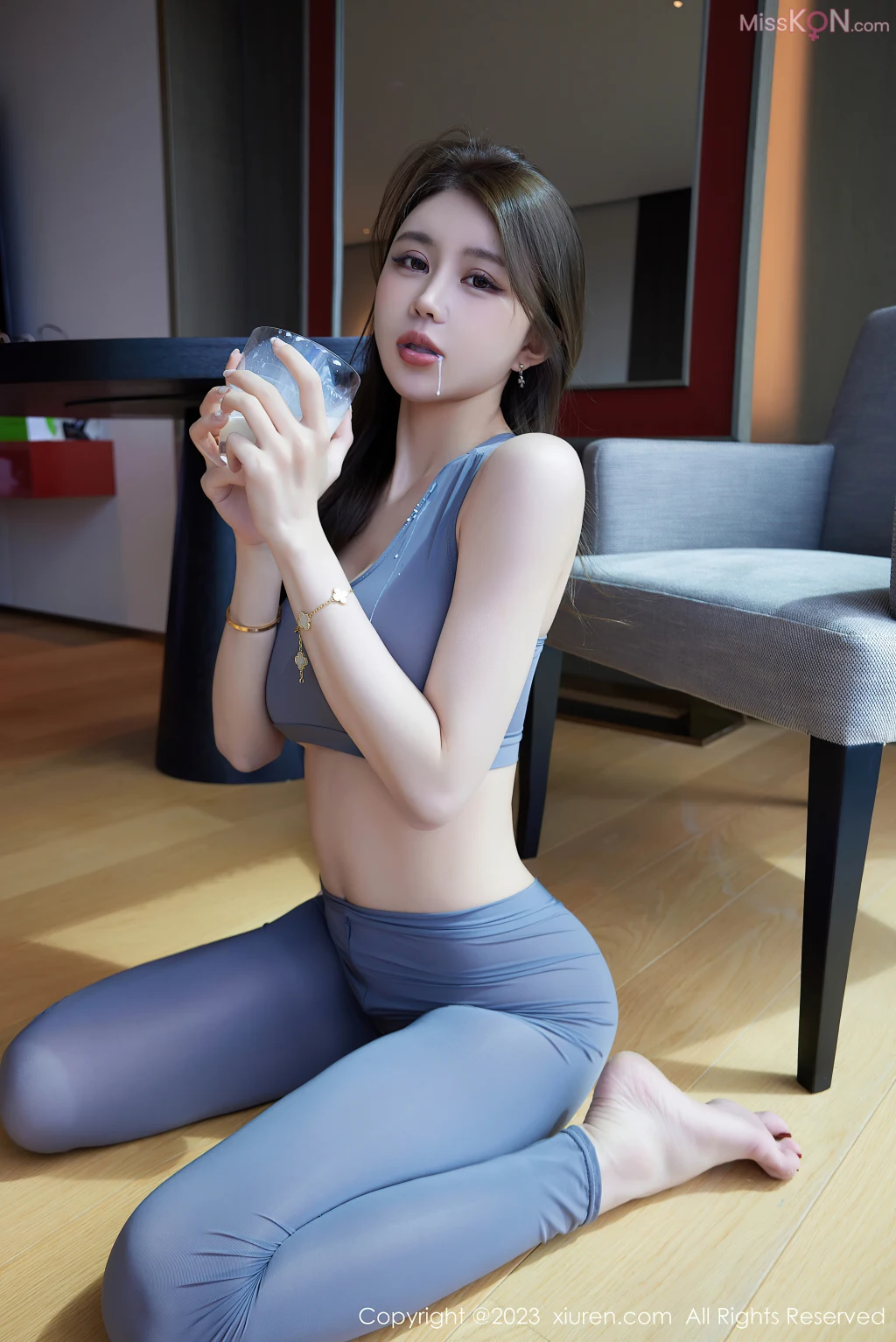 XIUREN No.7555 – 7564 (784 photos)