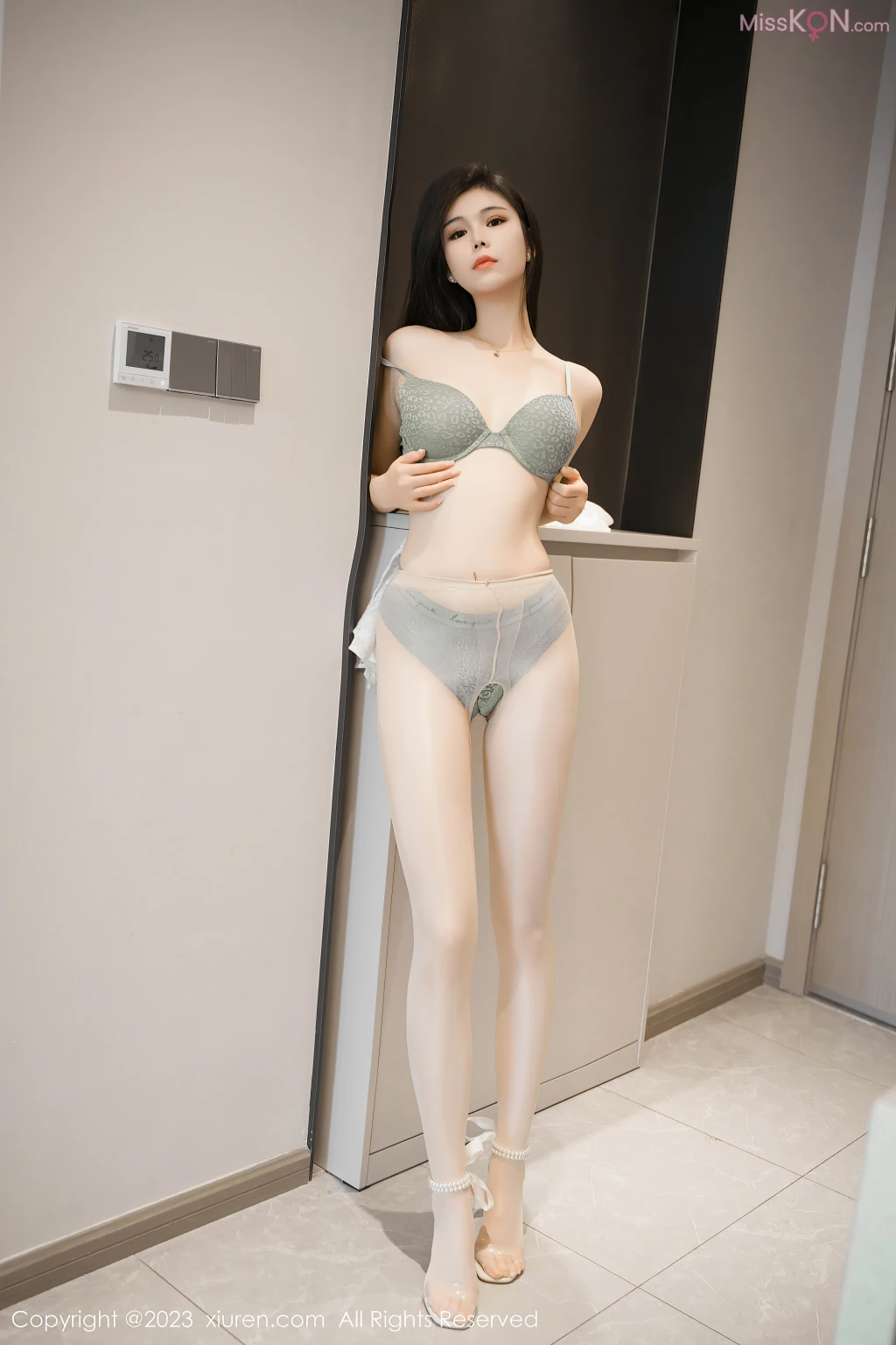 XIUREN No.7555 – 7564 (784 photos)