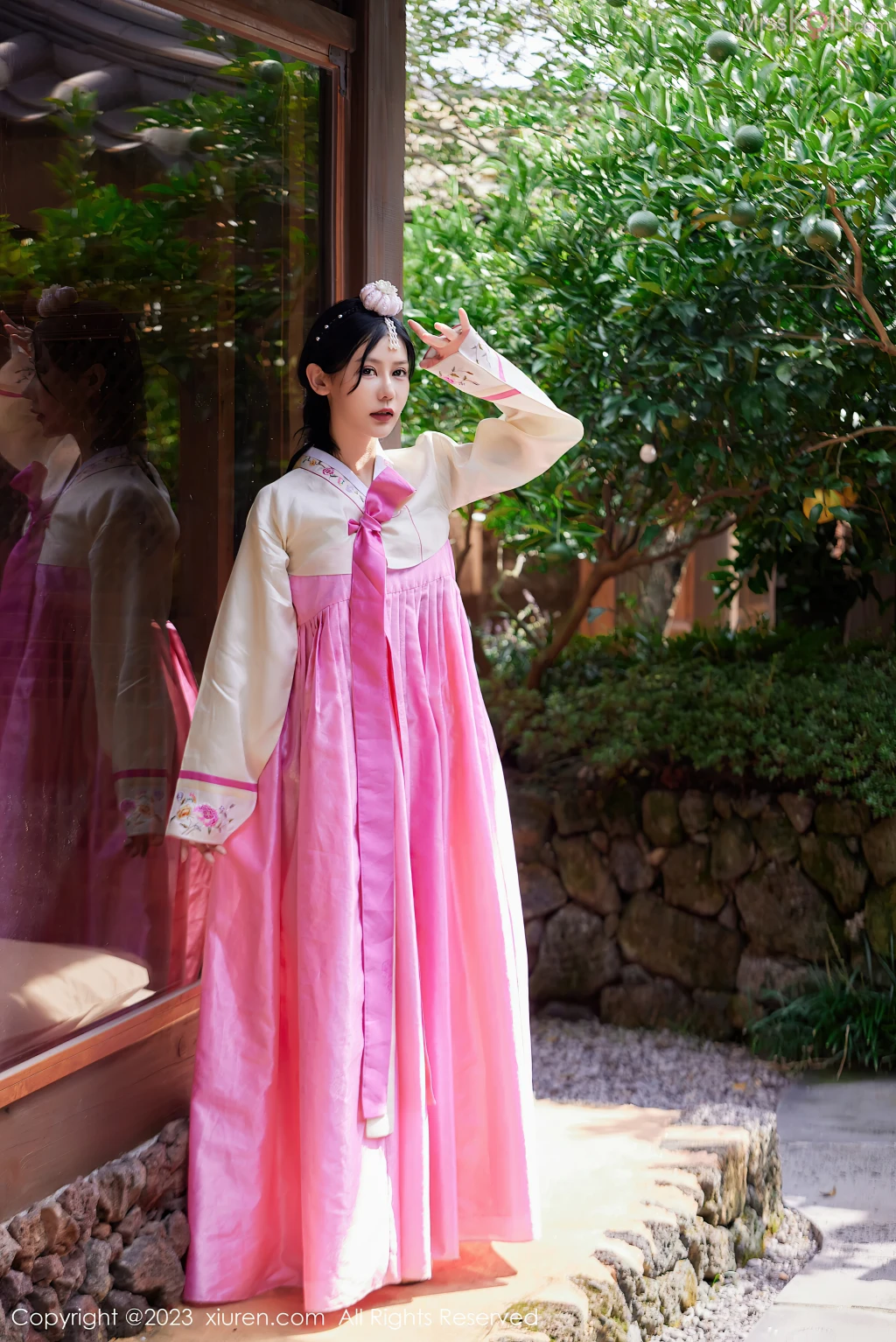XIUREN No.7555 – 7564 (784 photos)
