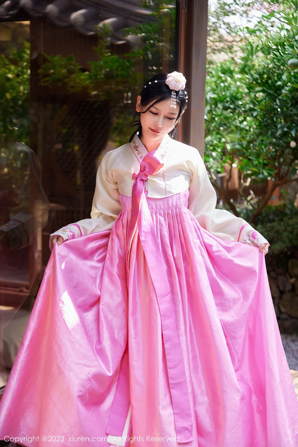 XIUREN No.7555 – 7564 (784 photos)