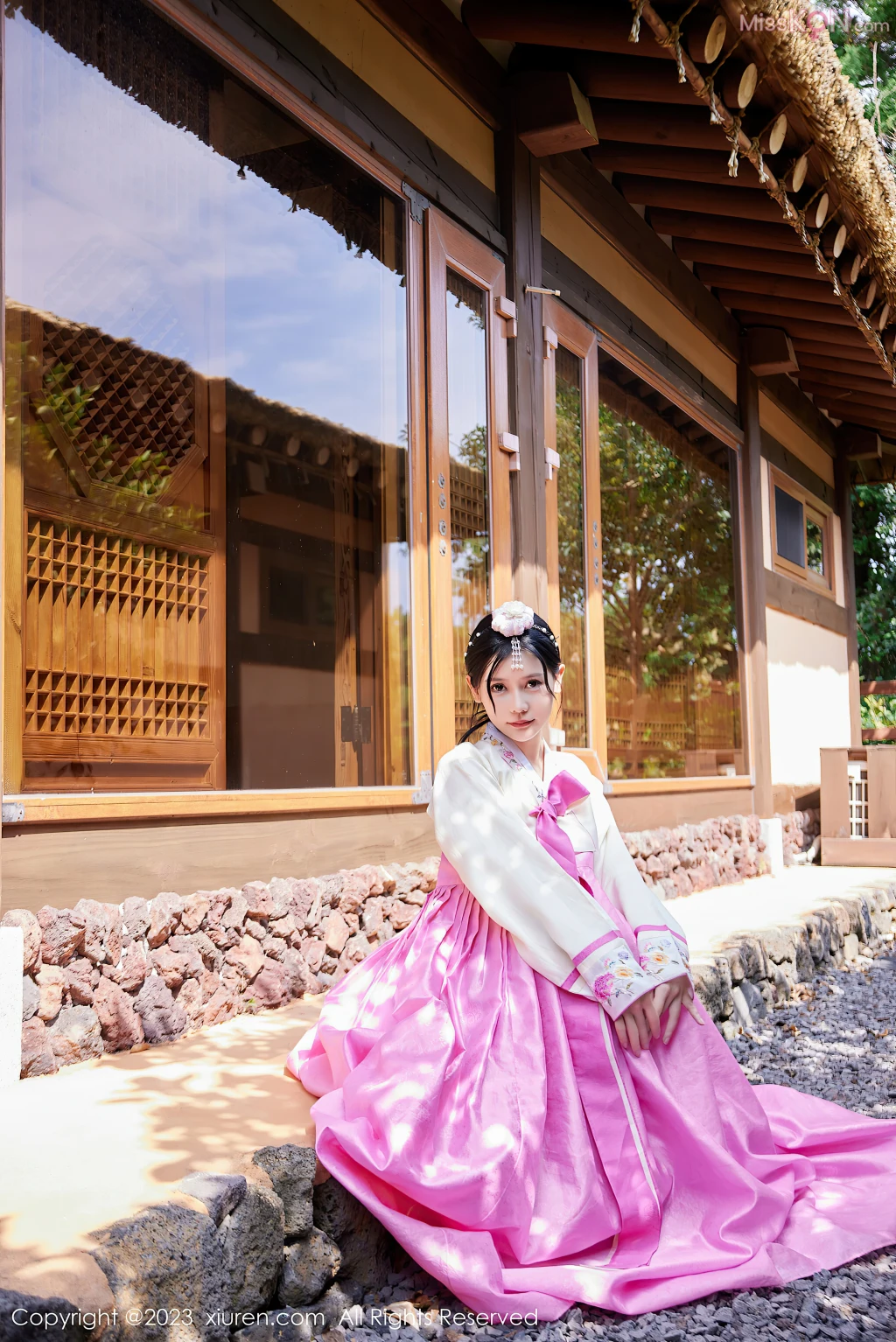 XIUREN No.7555 – 7564 (784 photos)
