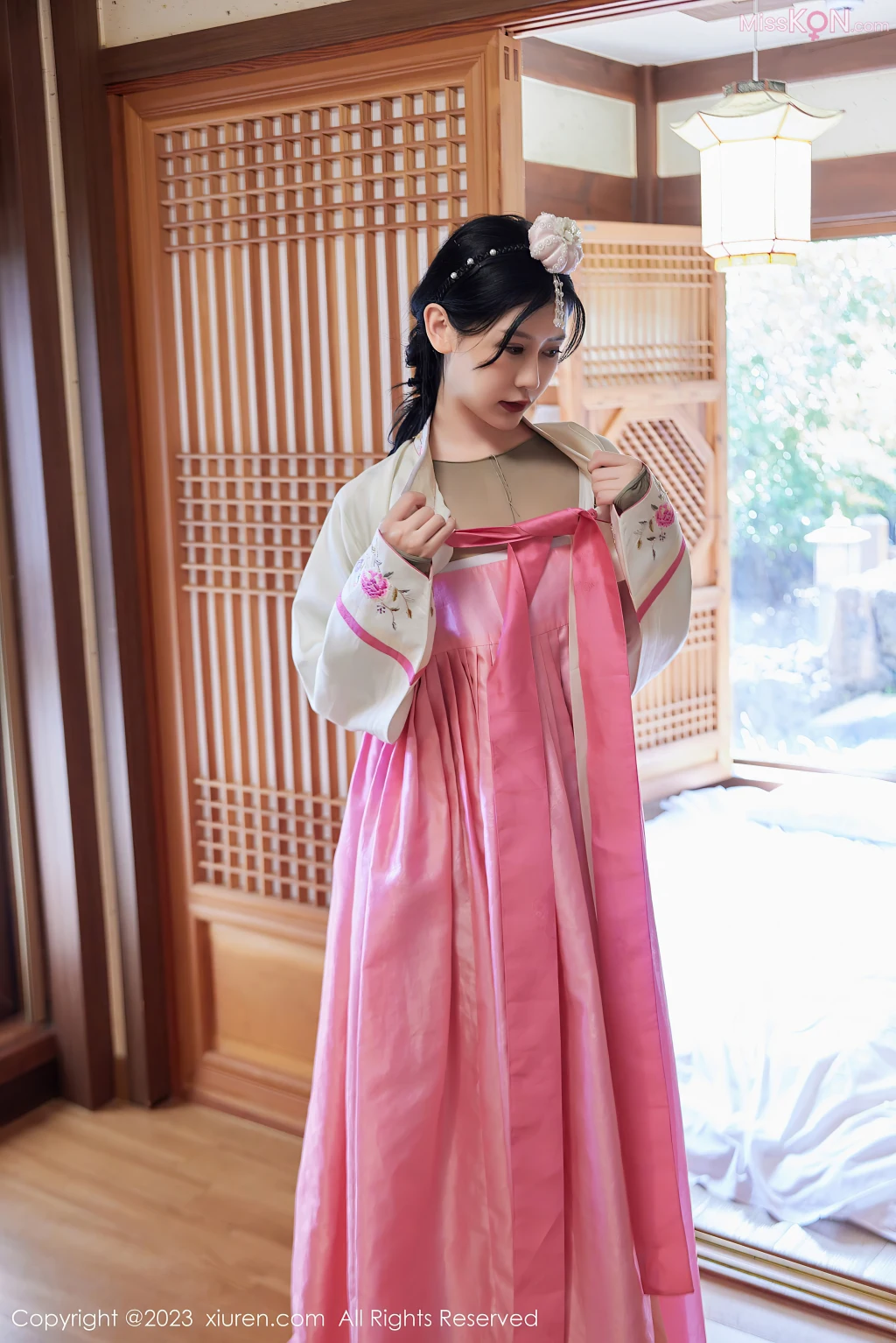 XIUREN No.7555 – 7564 (784 photos)