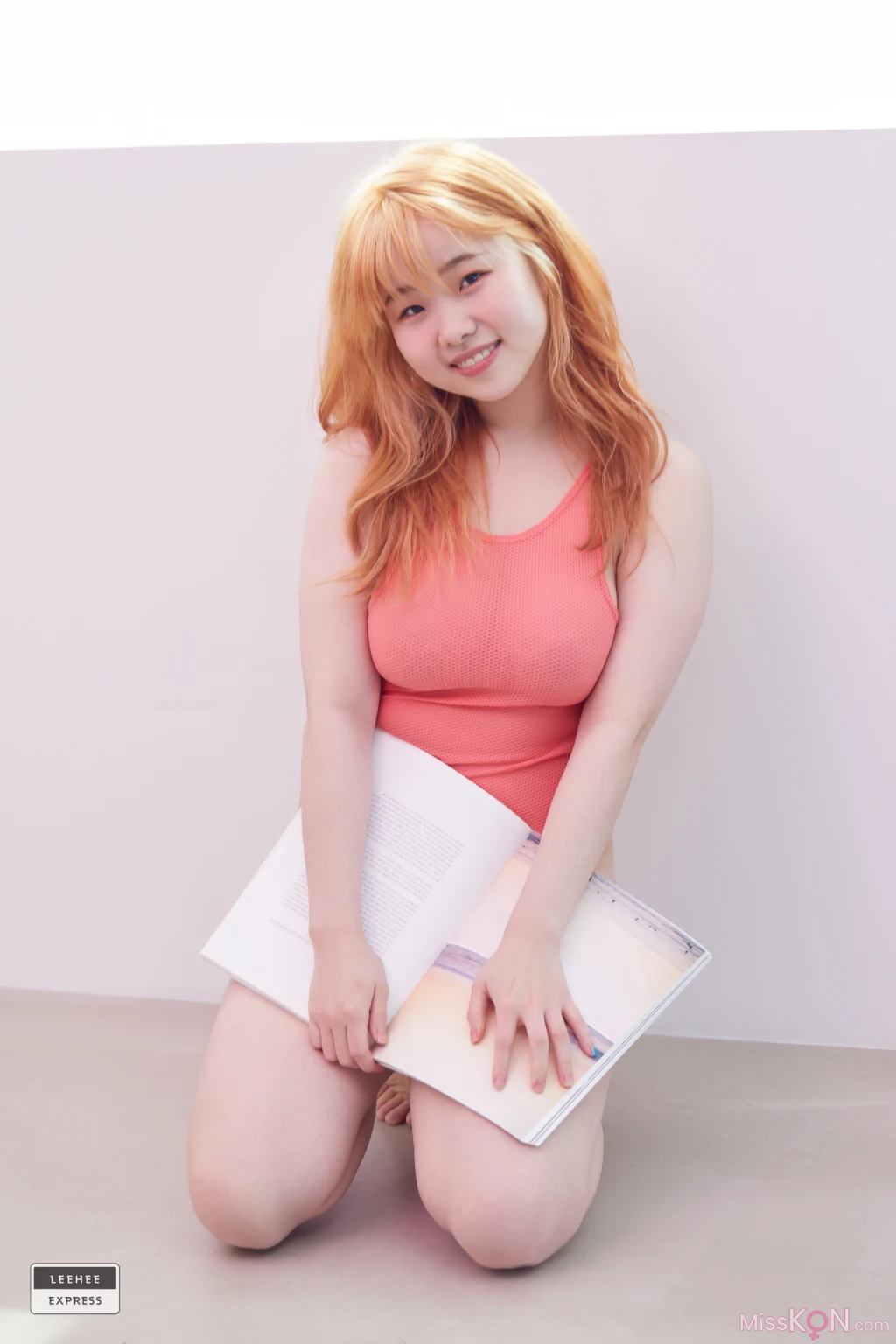 [LE] LEDG-021: Merry (44 photos)