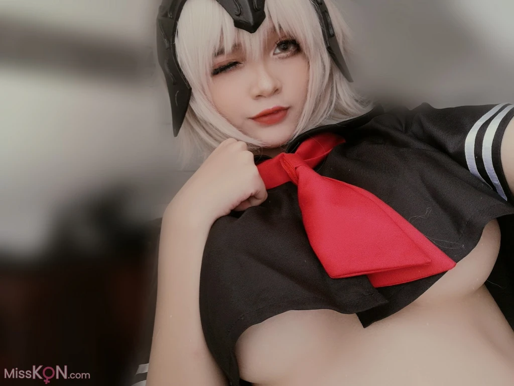 Coser@Azami: 黑贞德 Seifuku (14 photos)