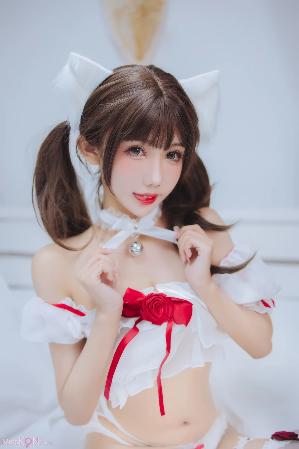 Coser@仙女月: 白猫少女 (50 photos)