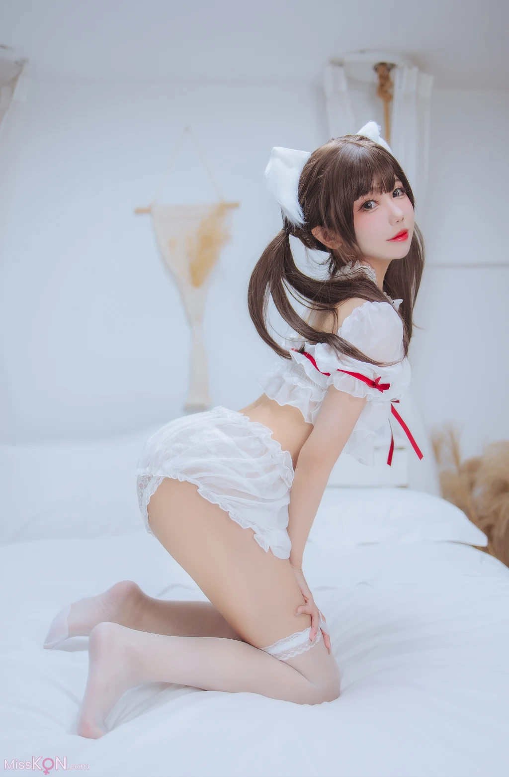 Coser@仙女月: 白猫少女 (50 photos)