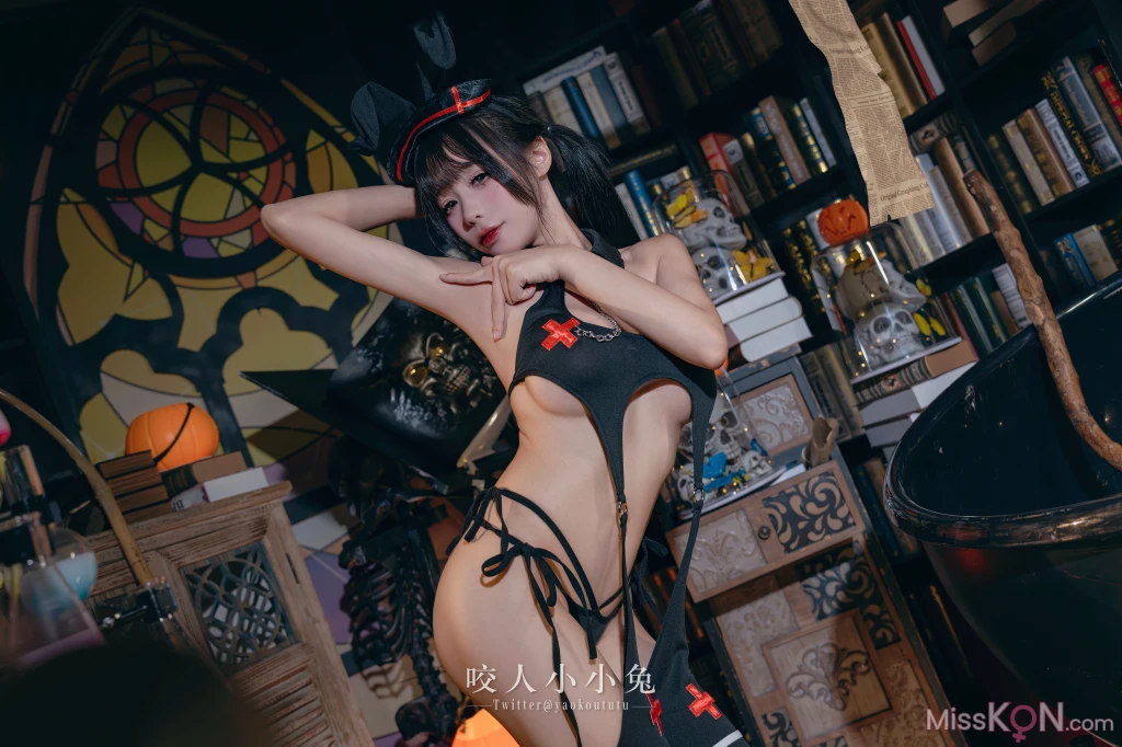 Coser@黏黏团子兔: 特典-万圣节看护士 (40 photos + 1 video)