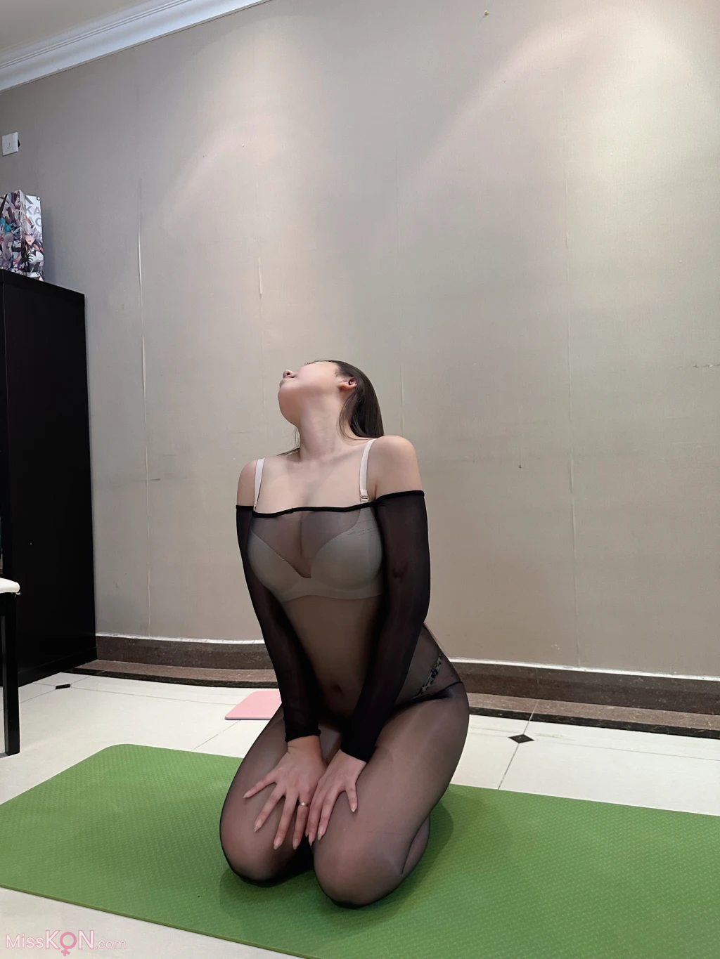 美邵女Baby: 瑜伽黑丝 (22 photos + 1 video) – Page 2