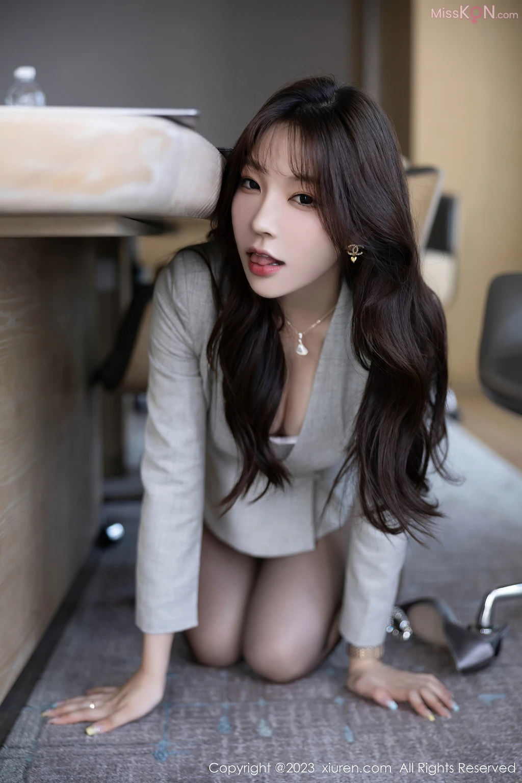 XIUREN No.7575 – 7584 (830 photos)