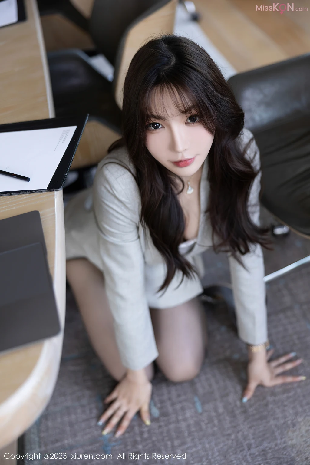 XIUREN No.7575 – 7584 (830 photos)