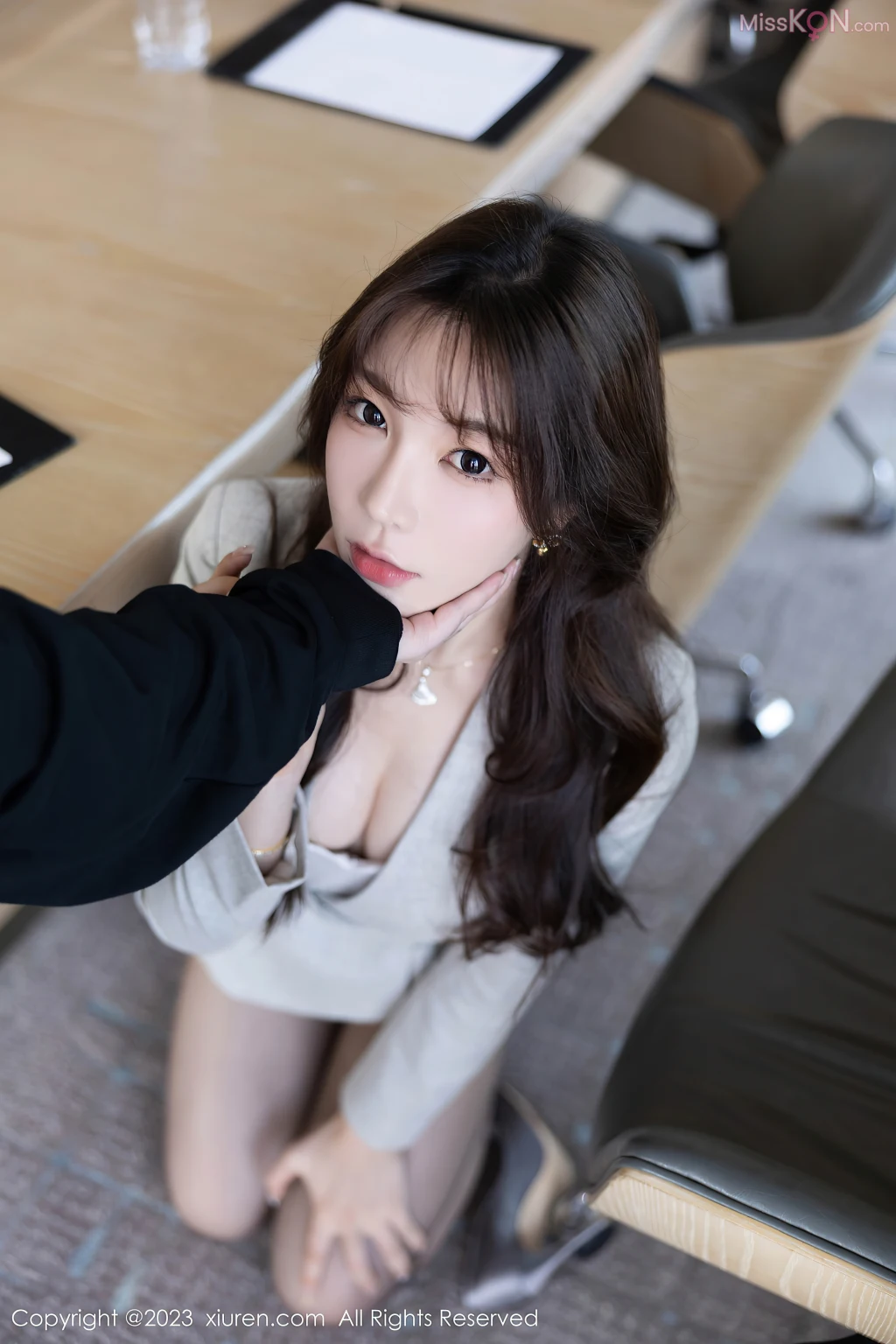 XIUREN No.7575 – 7584 (830 photos)