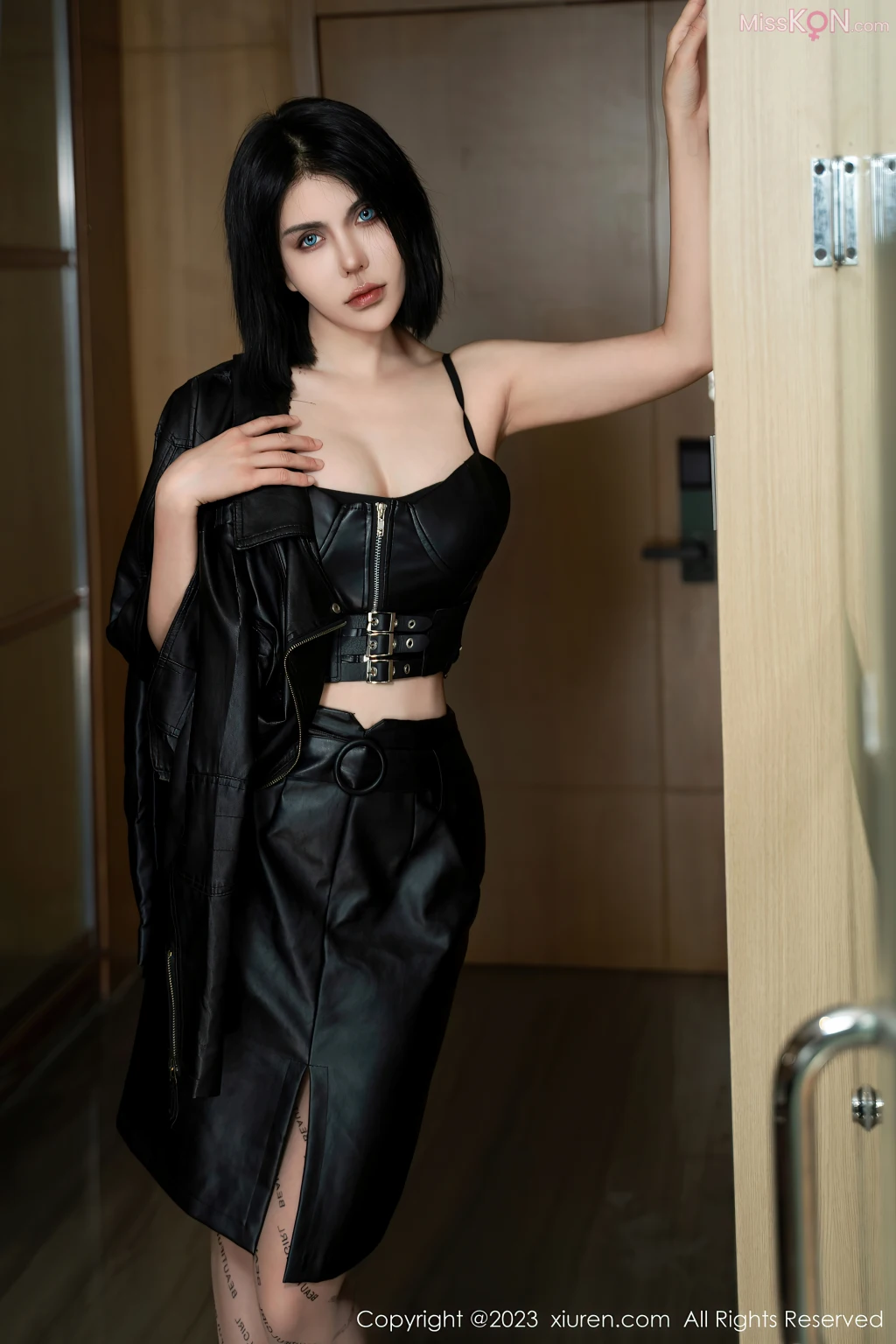XIUREN No.7575 – 7584 (830 photos)