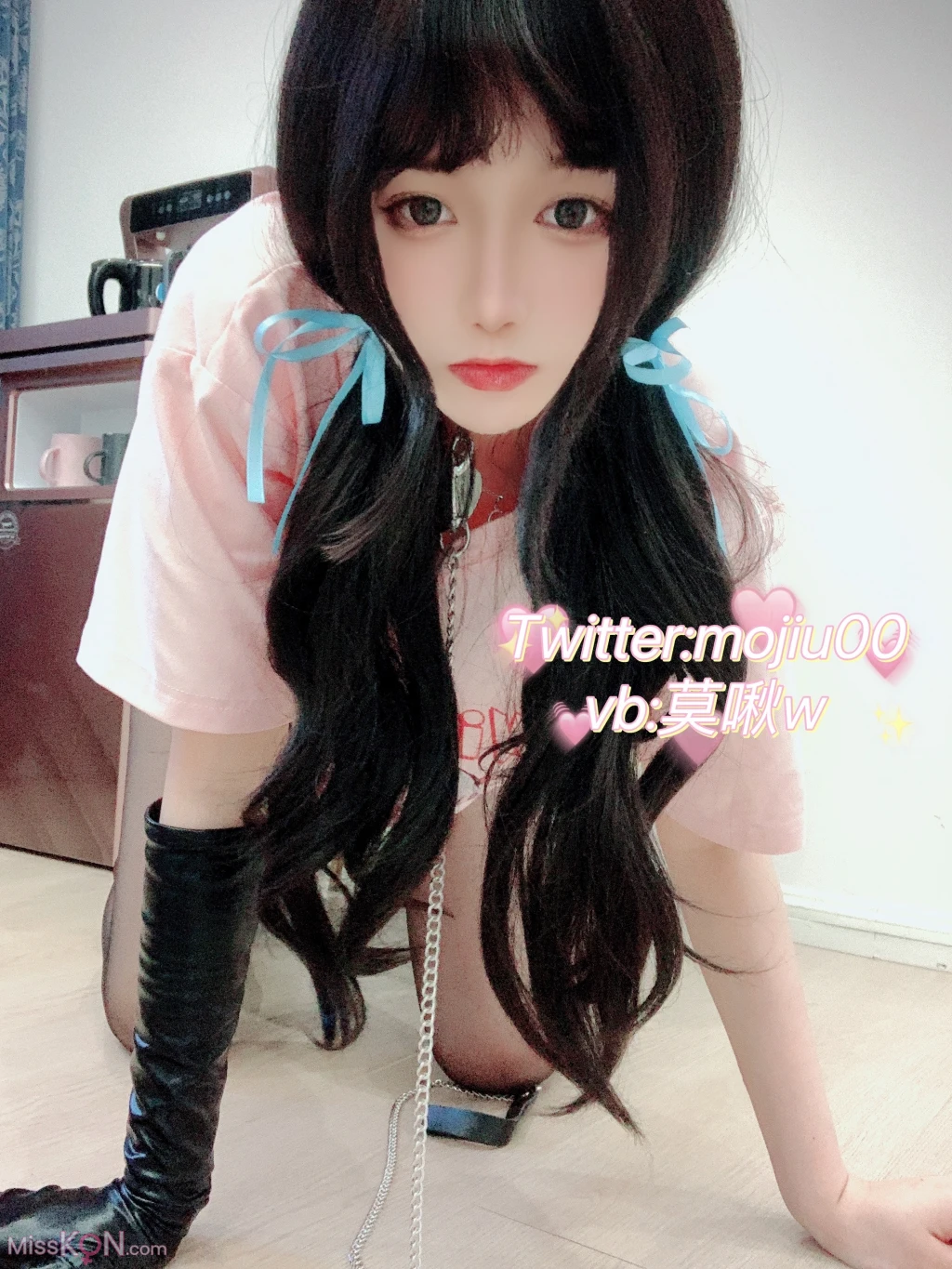 Coser@莫啾w: 粉色T恤 (50 photos)