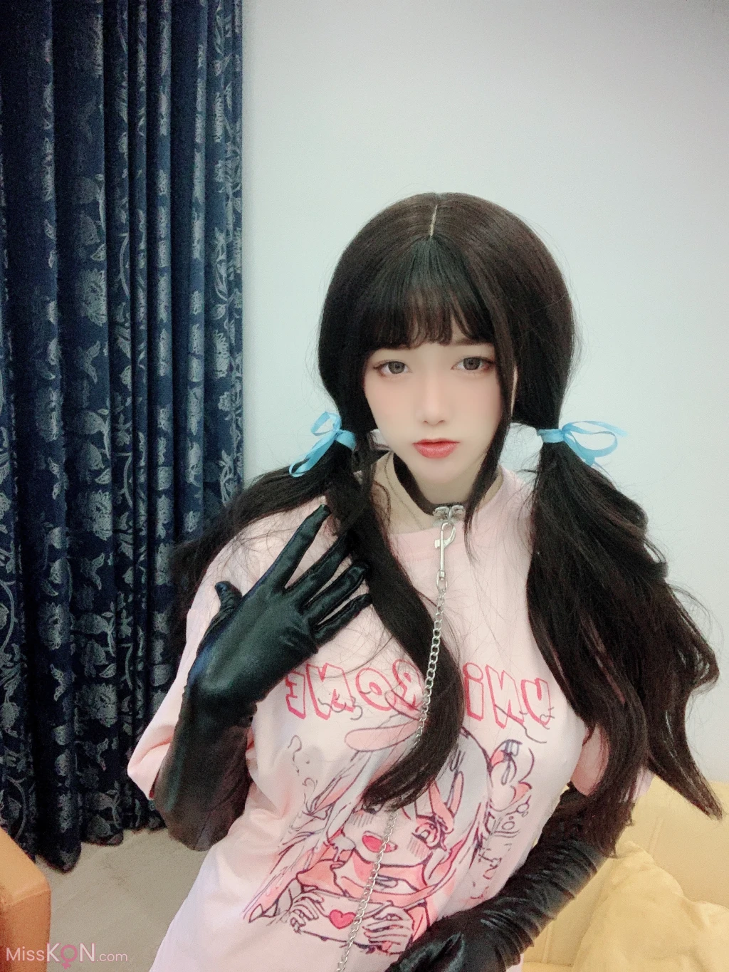 Coser@莫啾w: 粉色T恤 (50 photos)
