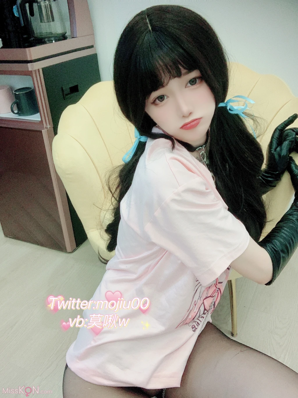 Coser@莫啾w: 粉色T恤 (50 photos)