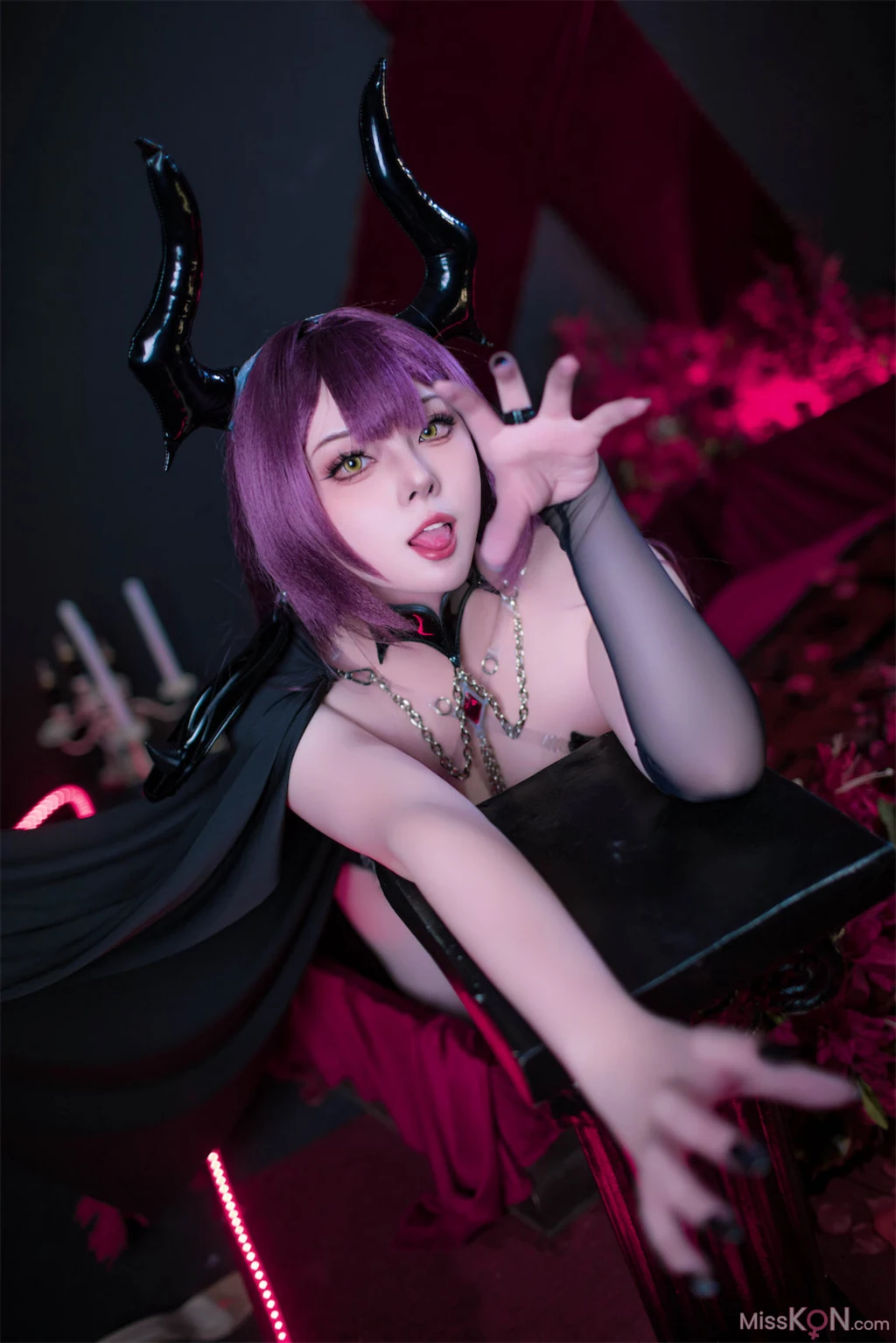 Coser@Natsuko夏夏子: 碧蓝航线 德文郡魅魔 (90 photos)
