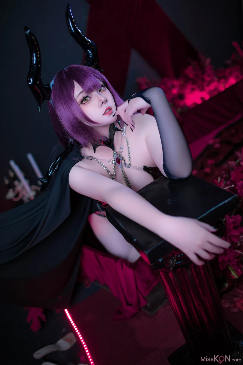 Coser@Natsuko夏夏子: 碧蓝航线 德文郡魅魔 (90 photos)
