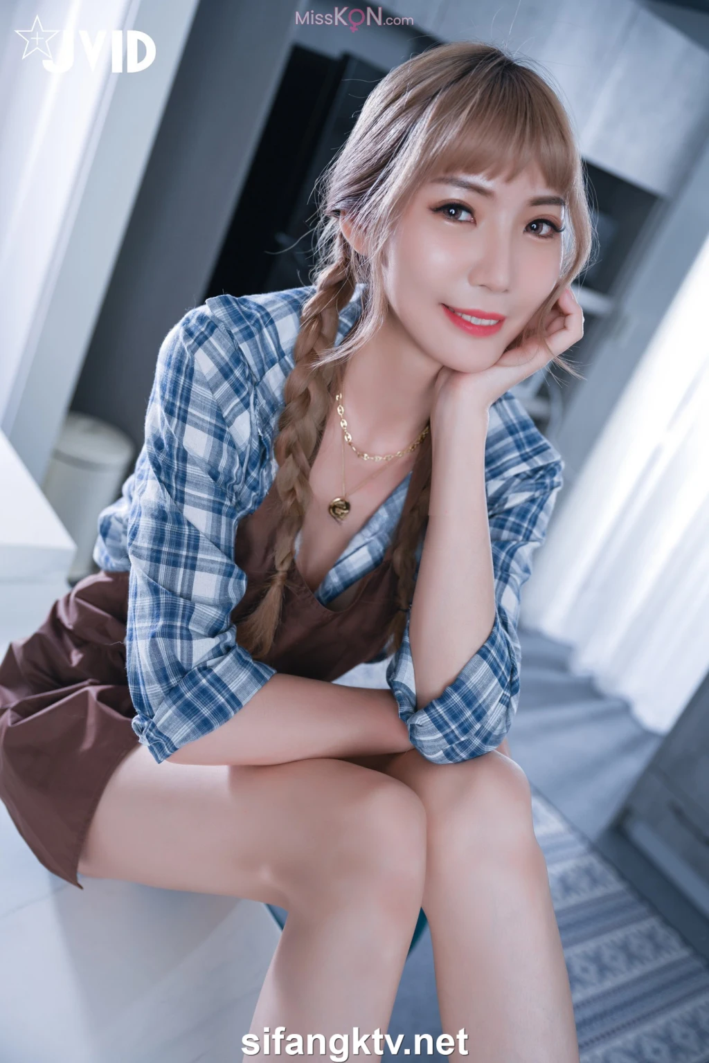 [JVID] 芷萱: 超大尺度私拍，斯文青春廚娘，四點全露 (132 photos )