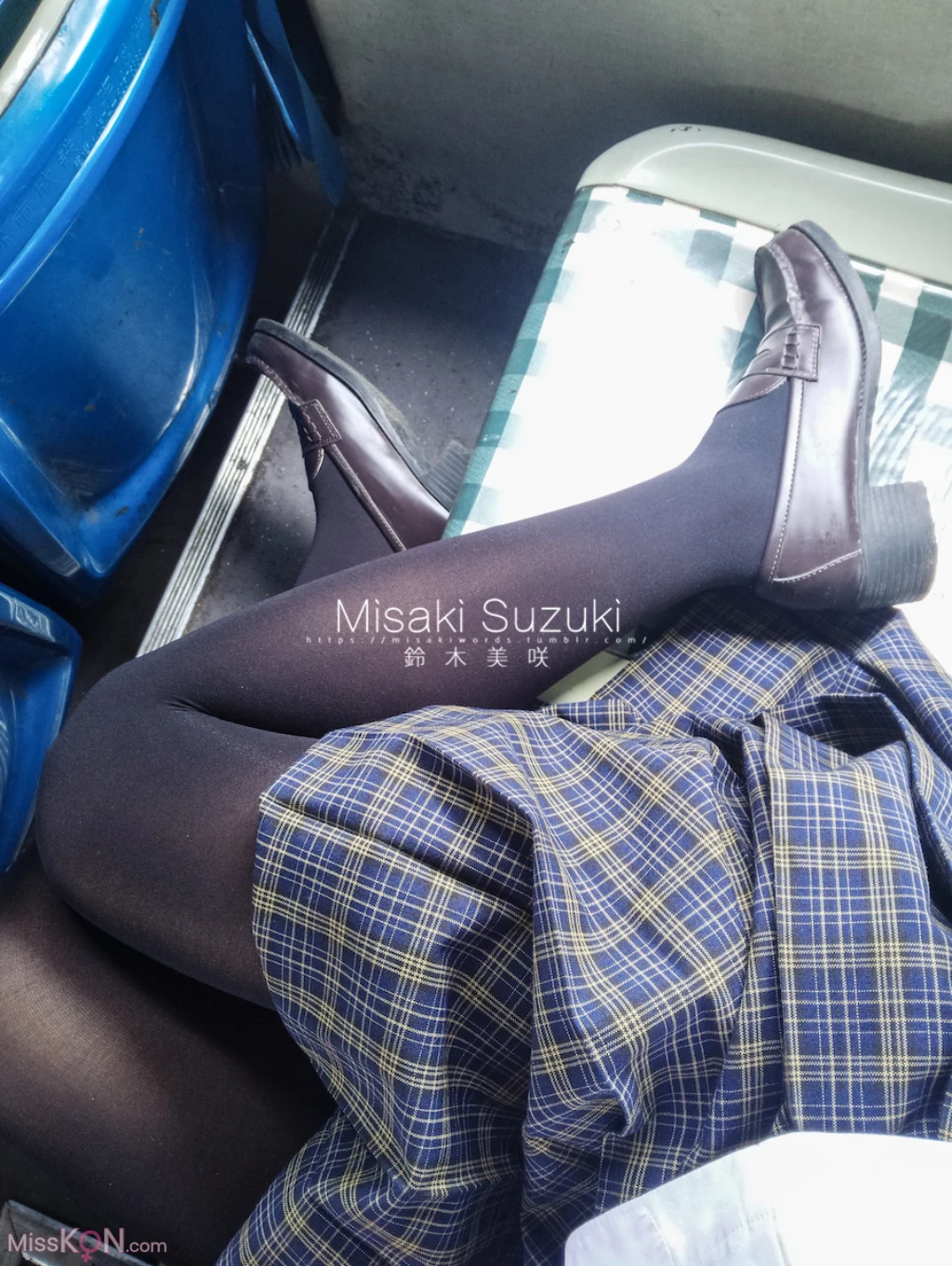 Coser@铃木美咲 (Misaki Suzuki): 公车露出1-5 (162 photos + 24 videos) – Page 2