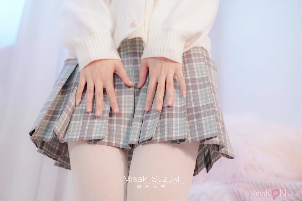 Coser@铃木美咲 (Misaki Suzuki): 白丝JK (50 photos )