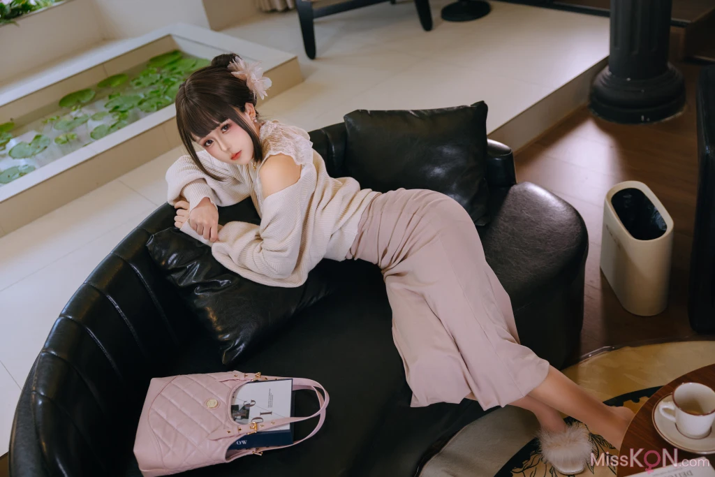 Coser@日奈娇: 下属的太太 (209 photos )
