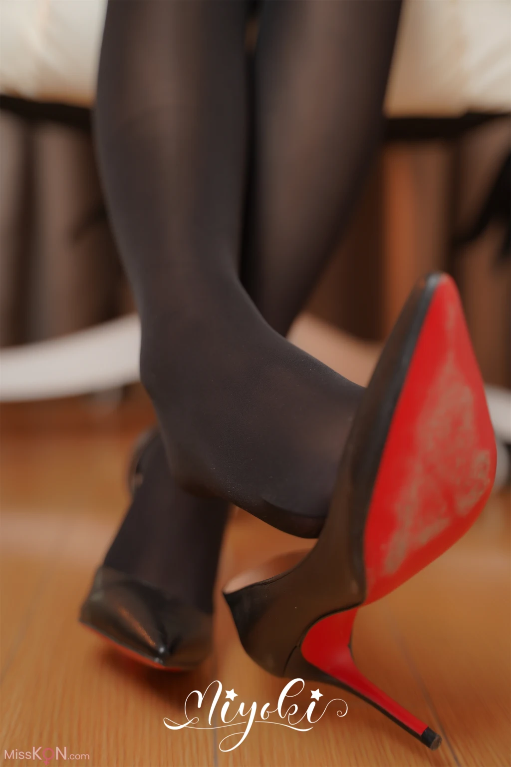 Coser@铃木美咲 (Misaki Suzuki): 甘雨旗袍 (25 photos )