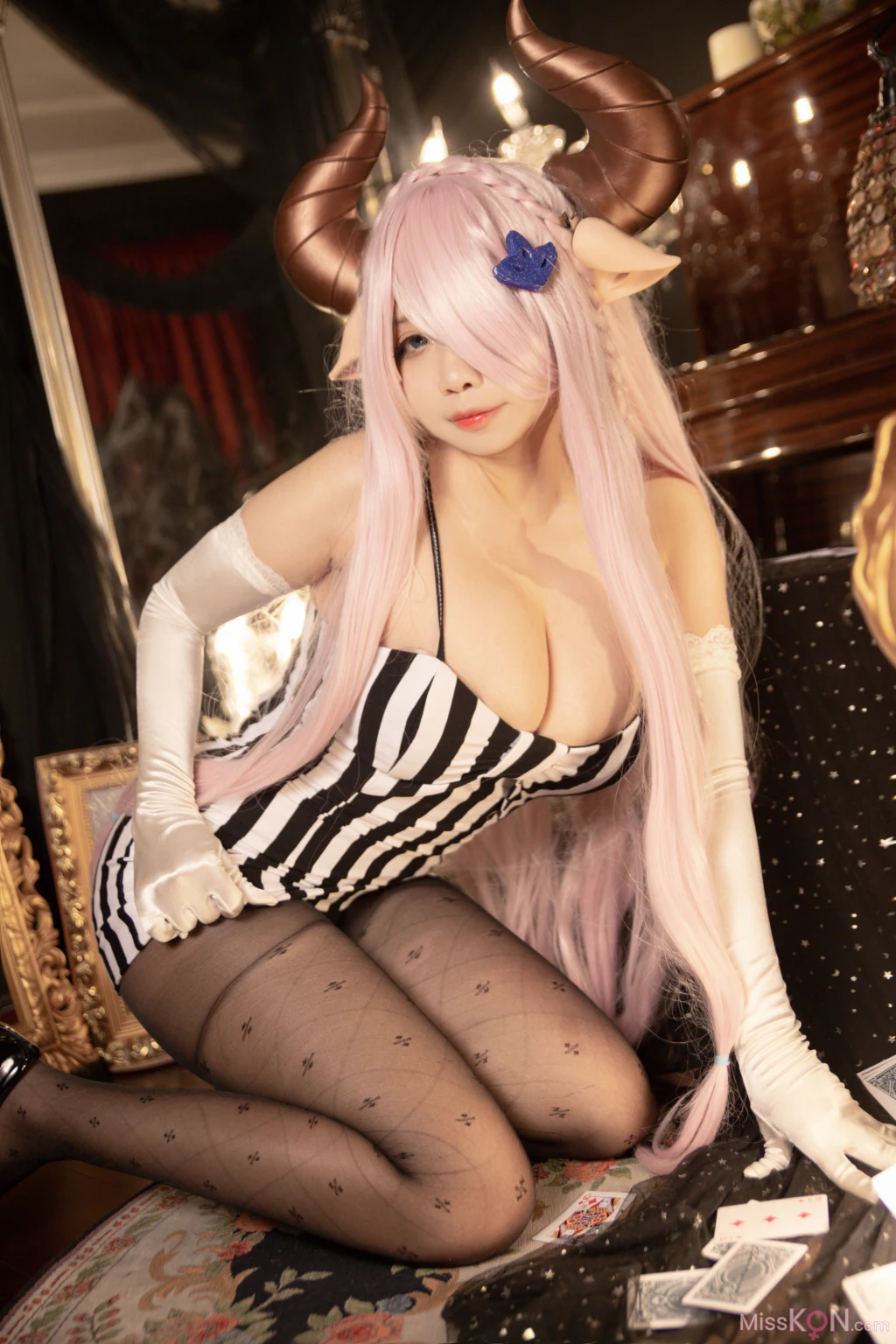 Coser@贞子蜜桃: 娜露梅亚礼服 (35 photos)
