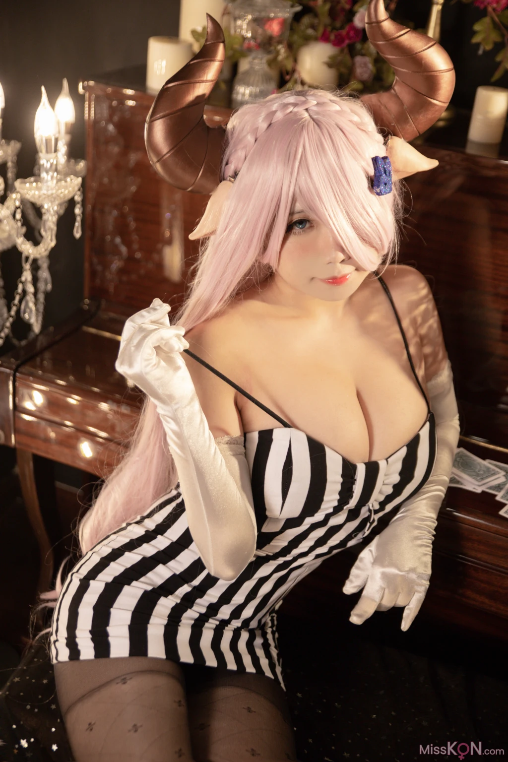 Coser@贞子蜜桃: 娜露梅亚礼服 (35 photos)