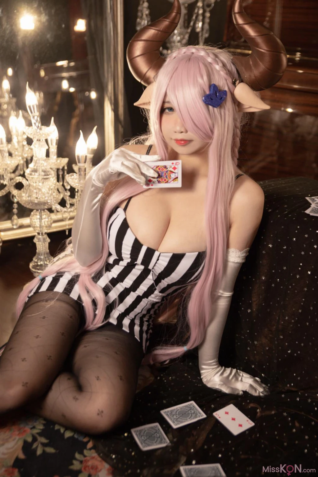 Coser@贞子蜜桃: 娜露梅亚礼服 (35 photos)
