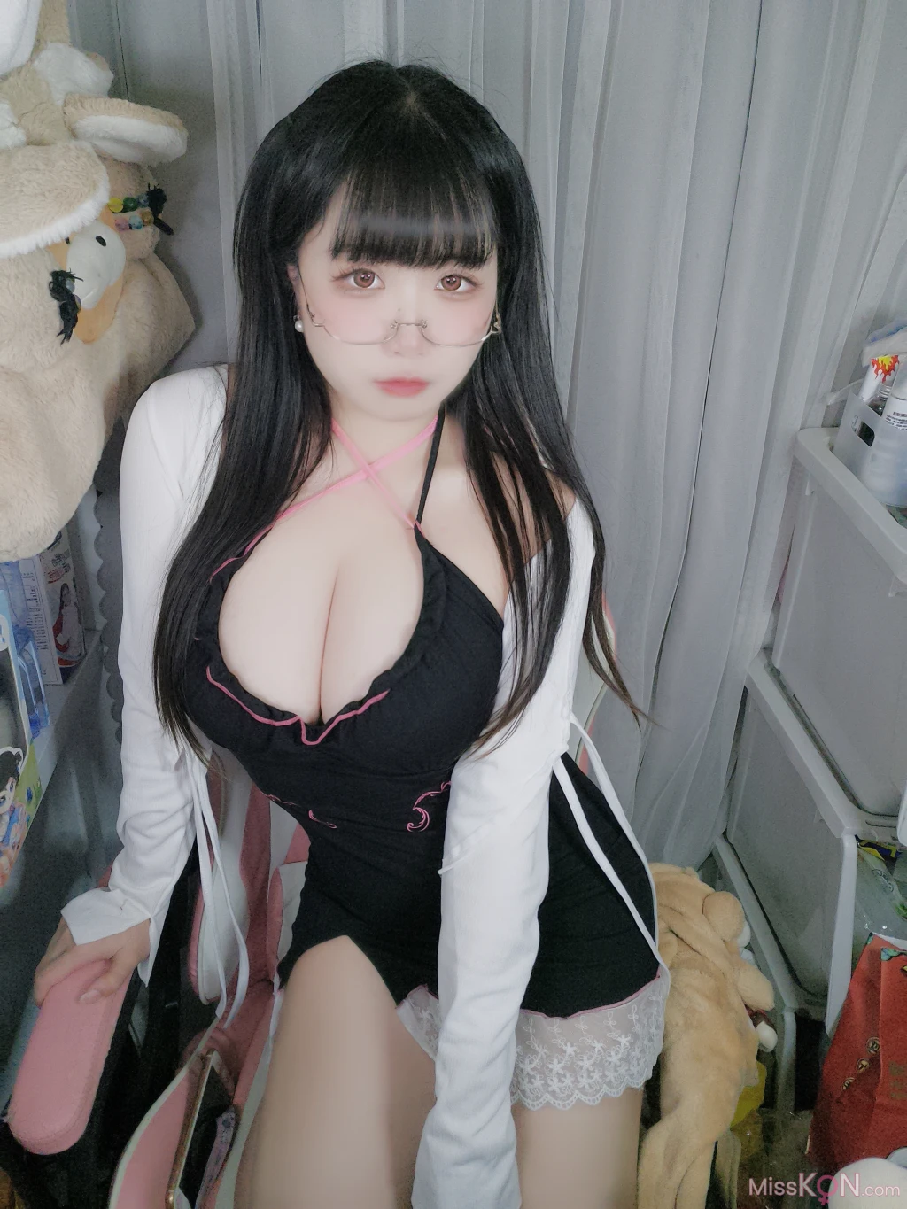 Coser@贞子蜜桃: 心心眼 (10 photos + 1 video)