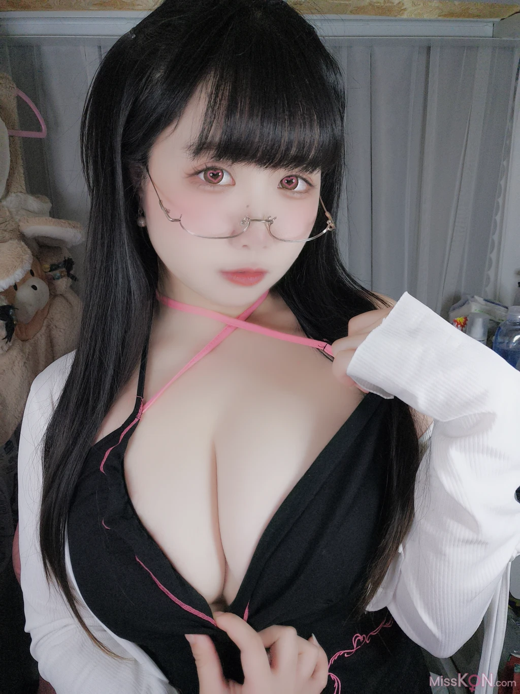 Coser@贞子蜜桃: 心心眼 (10 photos + 1 video)