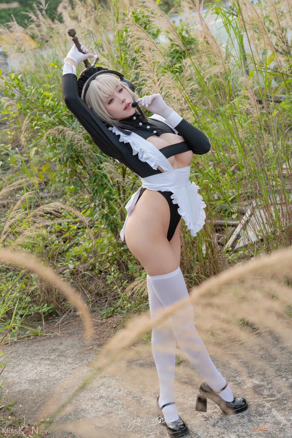 Coser@黏黏团子兔: 10月作品 战斗女仆 动感光波 (77 photos )