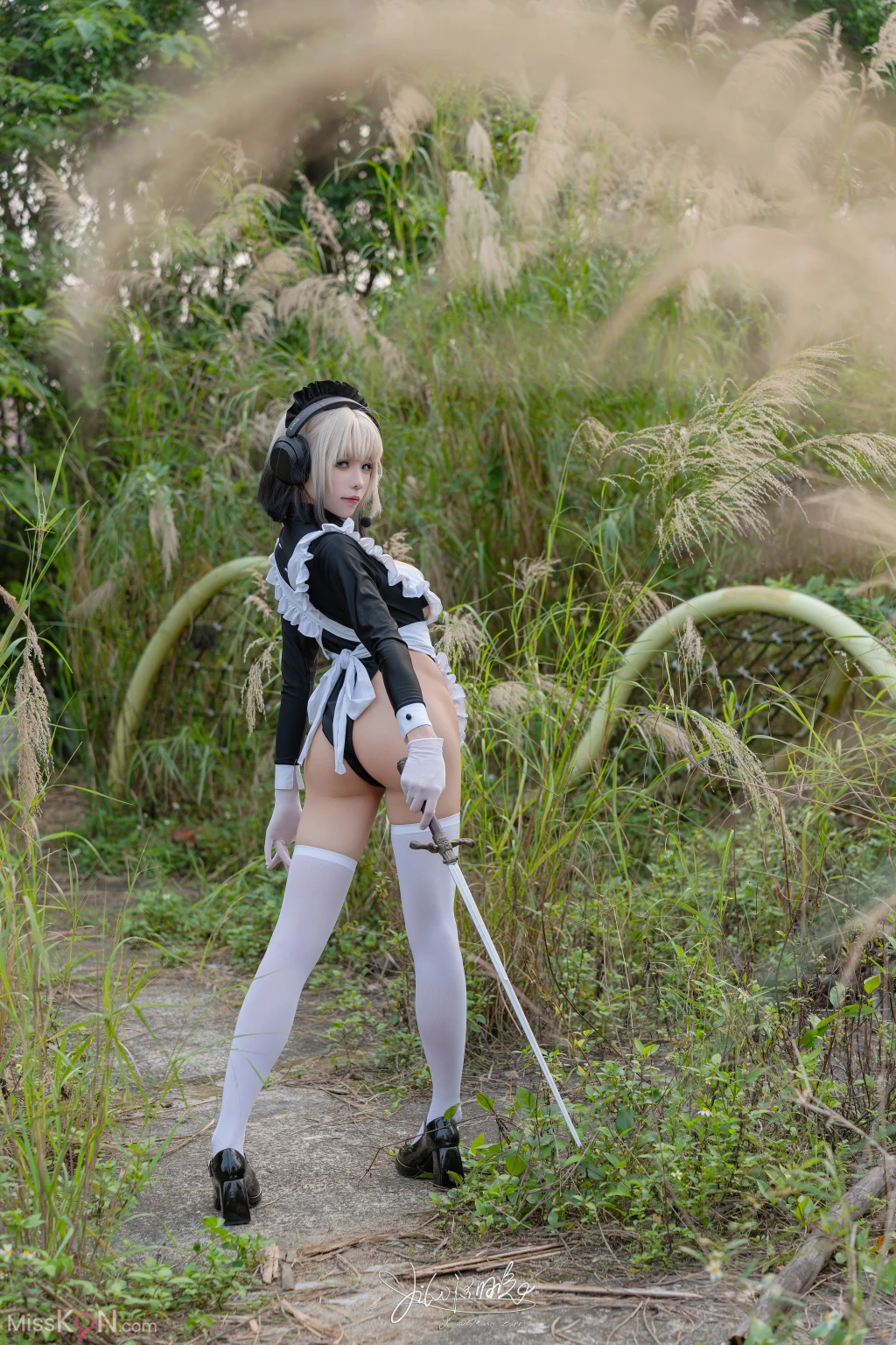 Coser@黏黏团子兔: 10月作品 战斗女仆 动感光波 (77 photos )