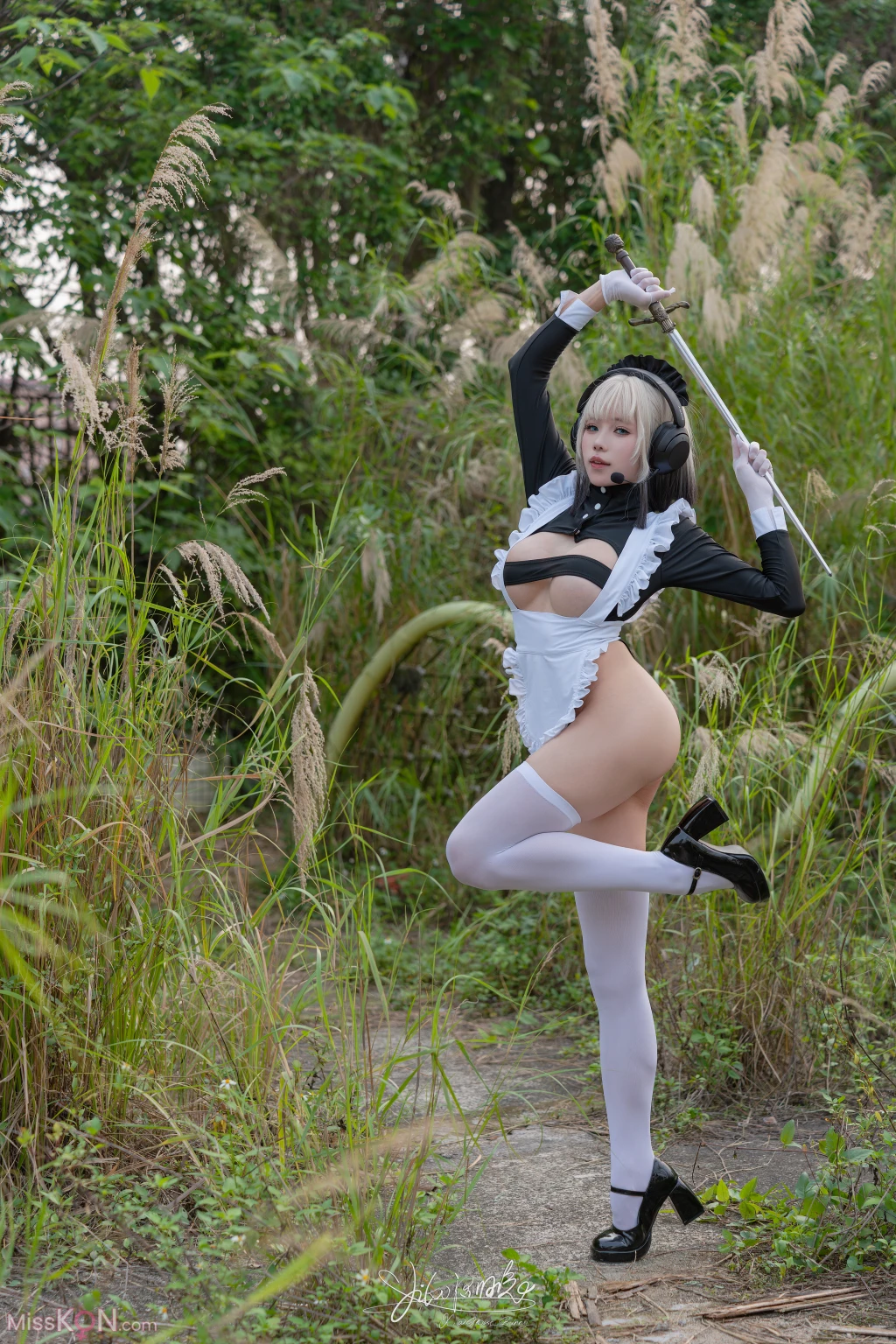 Coser@黏黏团子兔: 10月作品 战斗女仆 动感光波 (77 photos )