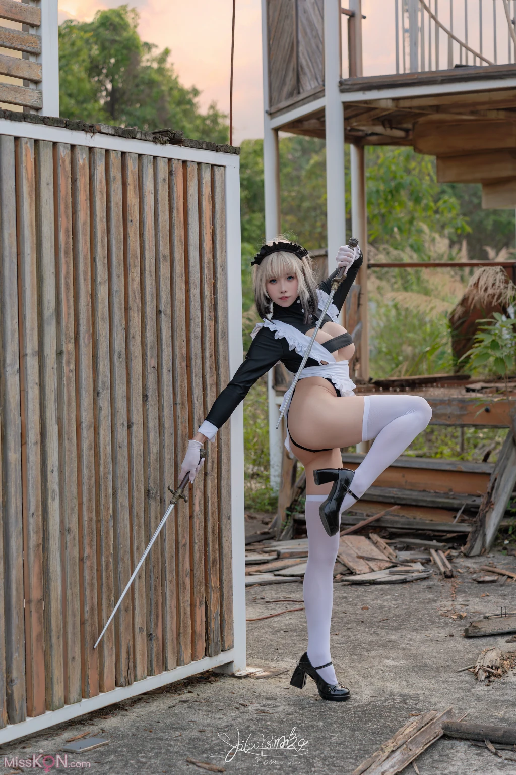 Coser@黏黏团子兔: 10月作品 战斗女仆 动感光波 (77 photos )