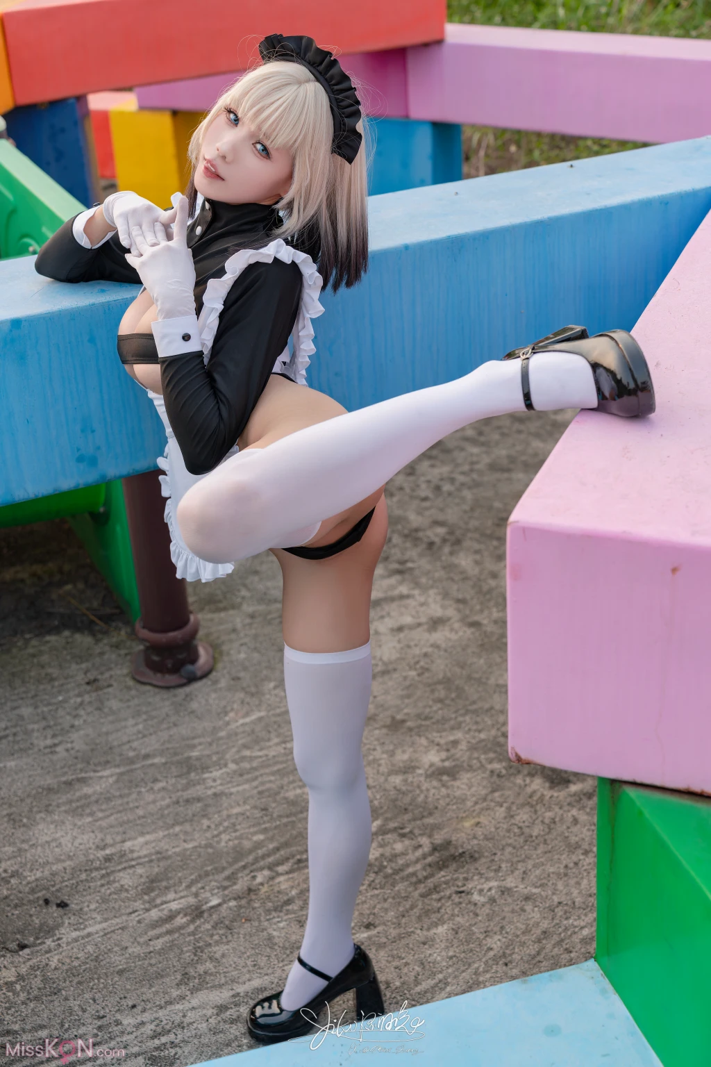 Coser@黏黏团子兔: 10月作品 战斗女仆 动感光波 (77 photos )