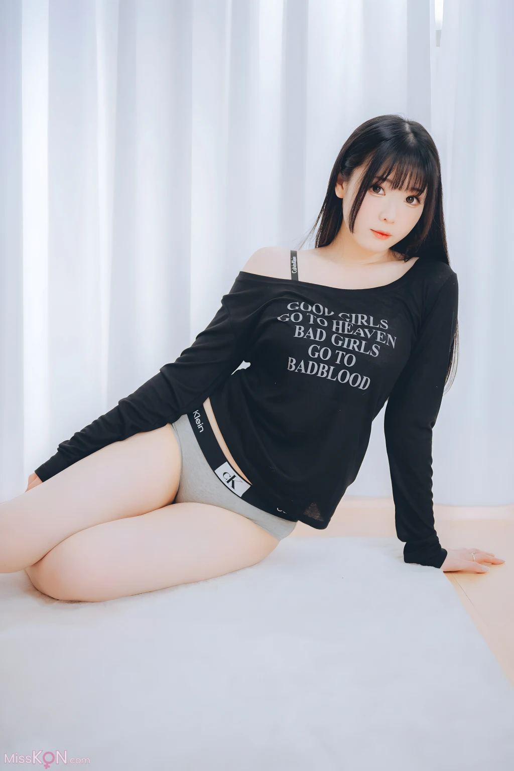 Coser@霜月shimo:「DL版写真集」週末彼女 (101 photos)
