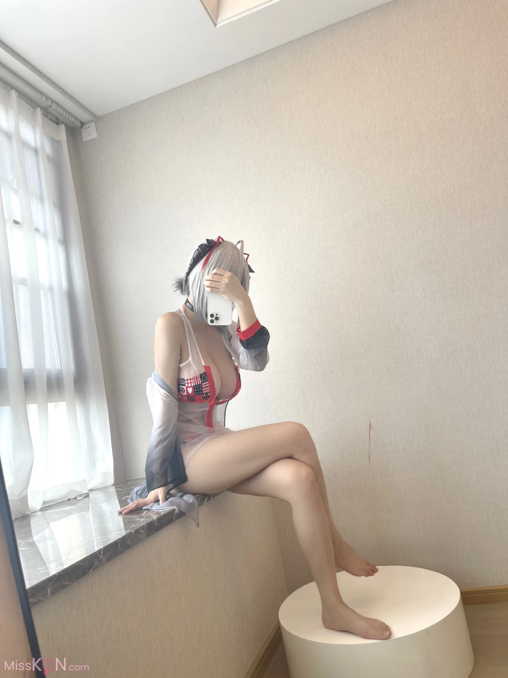 Coser@小仓千代w: 明日方舟 W泳装 (21 photos)