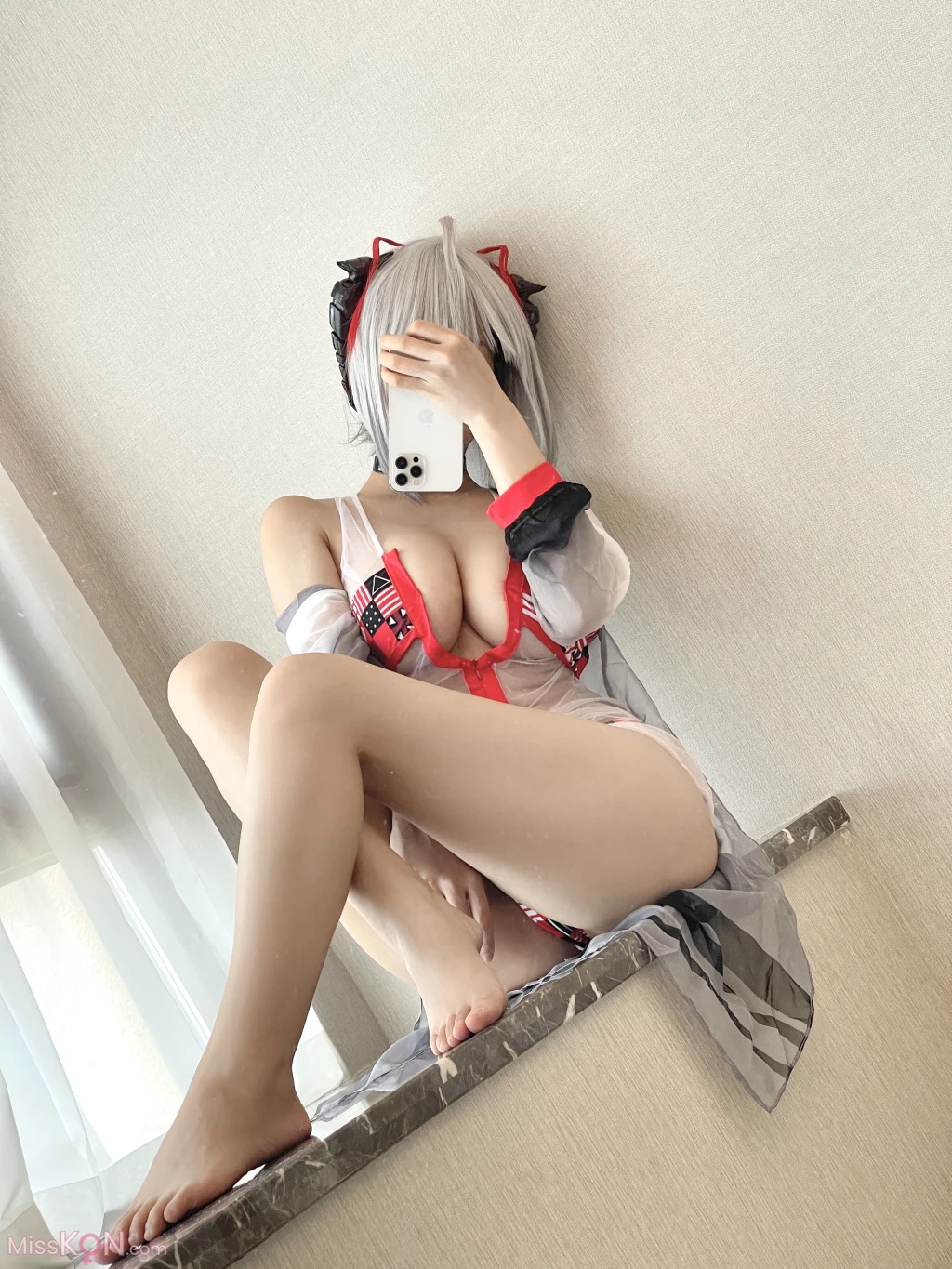 Coser@小仓千代w: 明日方舟 W泳装 (21 photos)