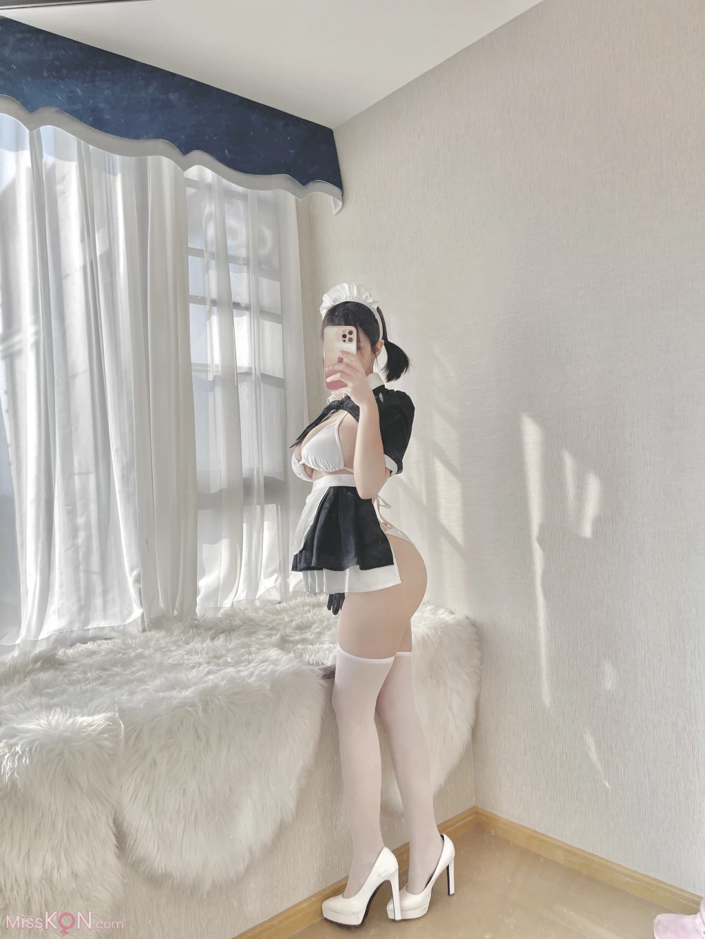 Coser@小仓千代w: 明日方舟 W女仆 (45 photos)