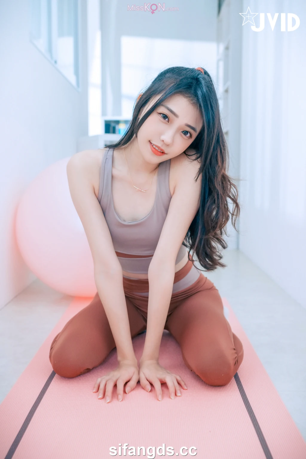 [JVID] 妍妍 Angel:【禁忌瑜珈課程】 瑜珈教練的秘密 裸體私人課程 (224 photos )